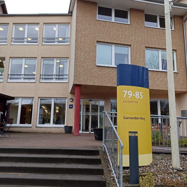 Ansicht Hauseingang, Pflegeeinrichtung, Garstedter Weg, Hamburg